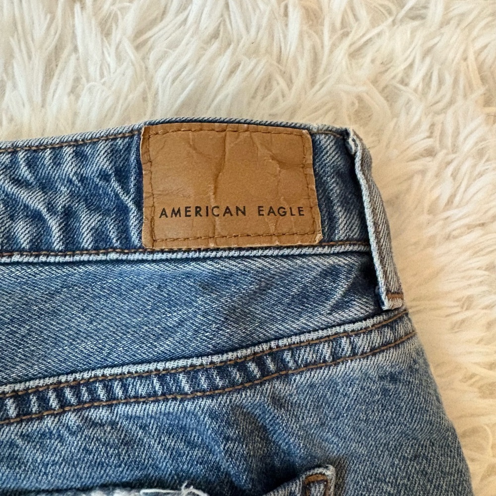 American Eagle Outfitters Women's Tomgirl Blue Jeans - Picture 4 of 4